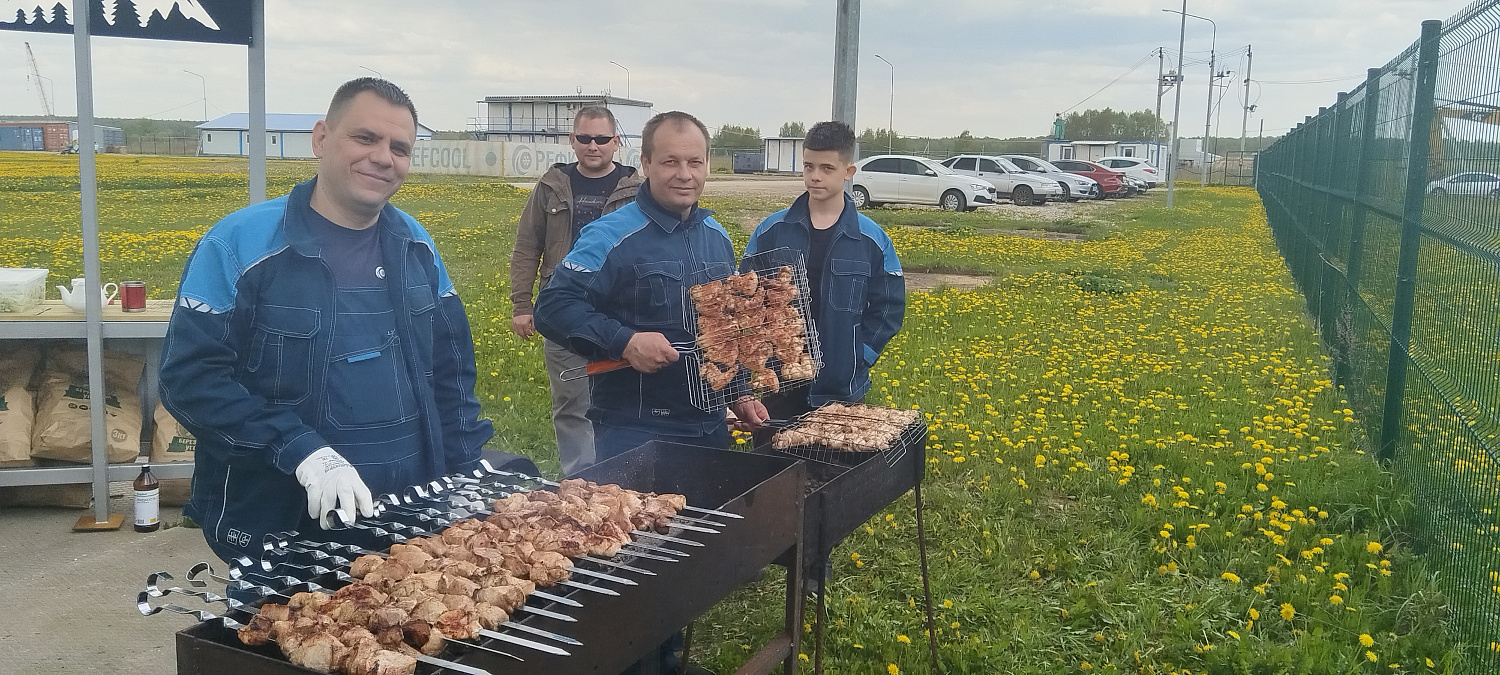 Праздник весны на заводе "РЕФКУЛ"