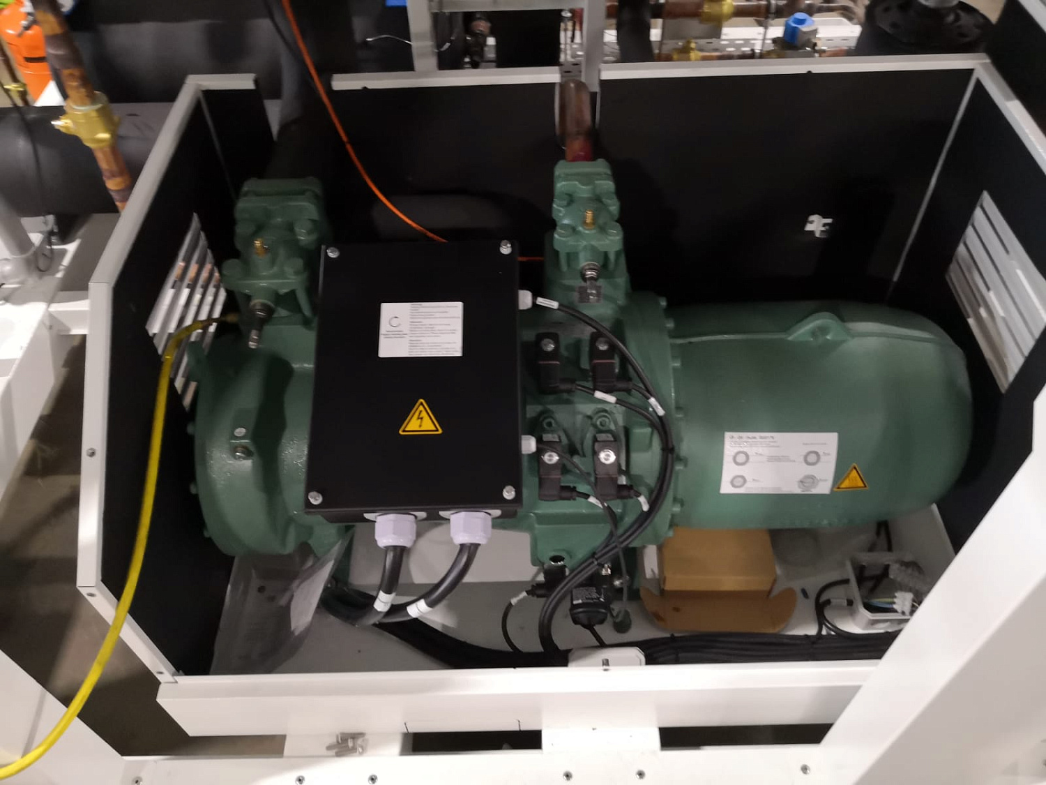 Моноблок для охлаждения пищевых ингредиентов на производстве.